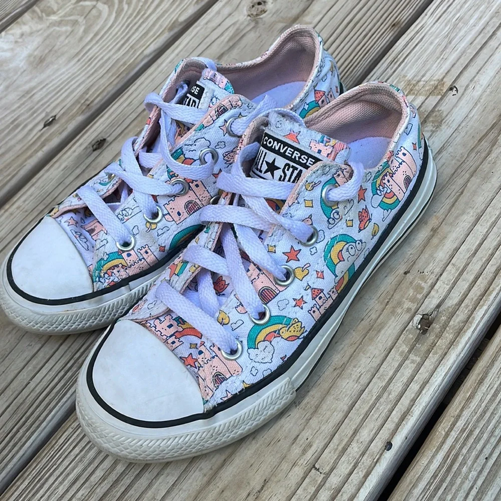 🌈🏰 Converse Chuck Taylor All-Star Rainbow- Castle Sneakers Size Youth 13